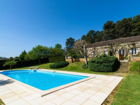 Отель Panoramic views of nature near Loubejac at beautifully situated holiday home  Вильфранш-Дю-Перигор